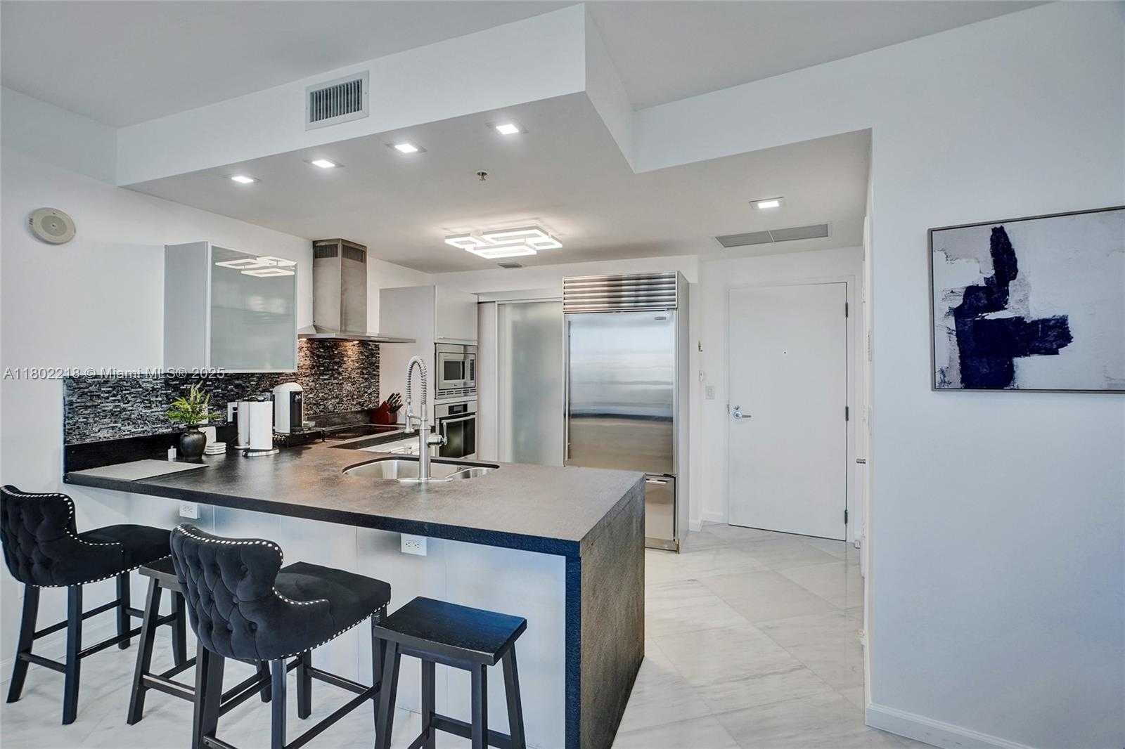 Small Image of 18201 COLLINS AVE #808, Sunny Isles Beach Number 4
