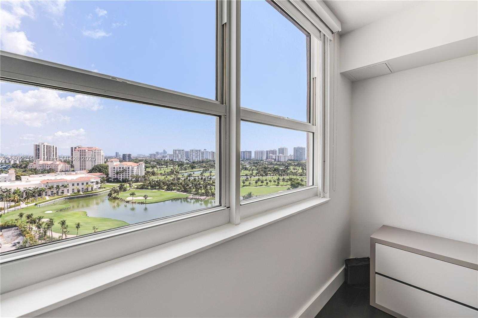 Small Image of 19501 #1613, Aventura Number 21