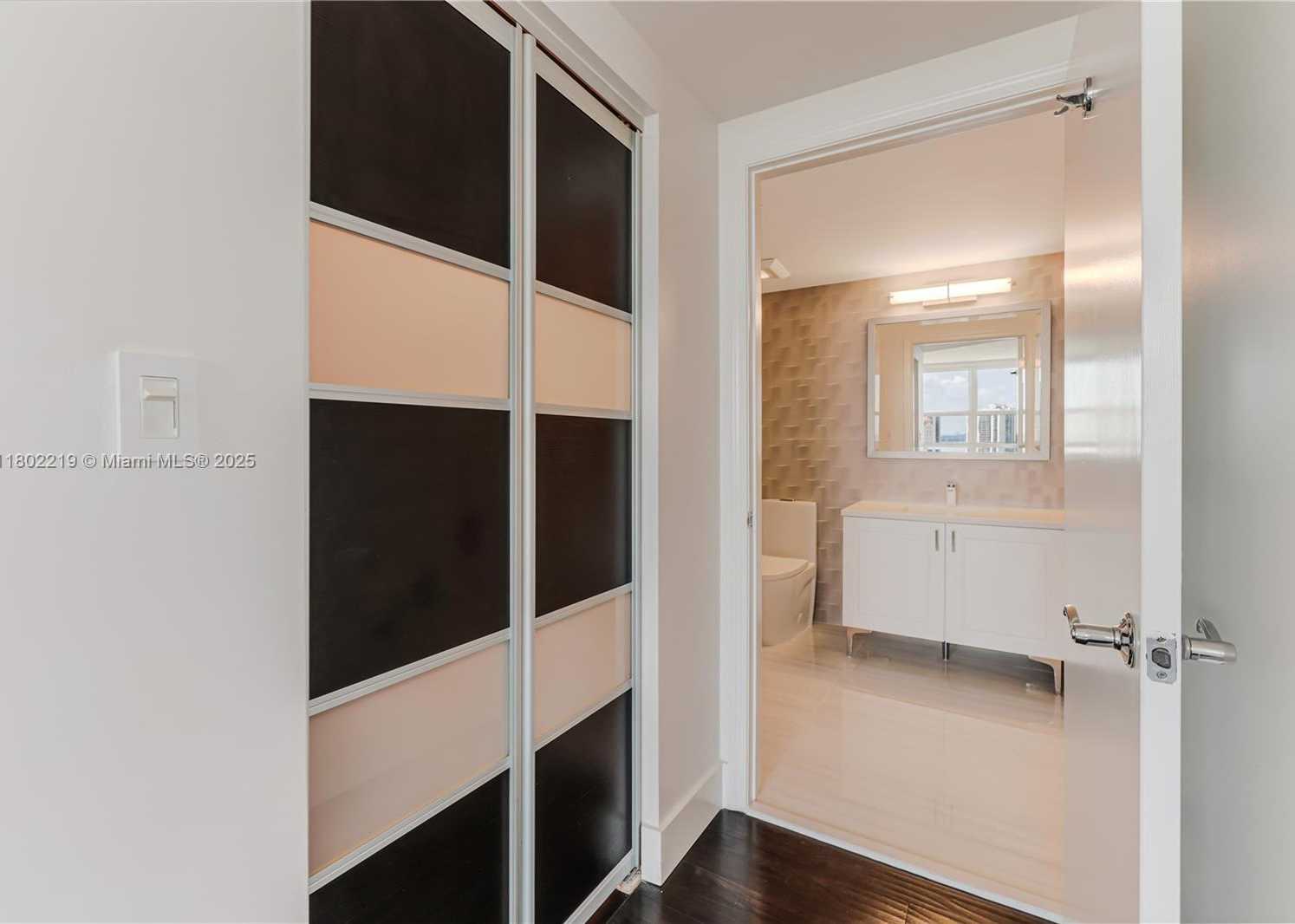 Small Image of 19501 #1613, Aventura Number 22