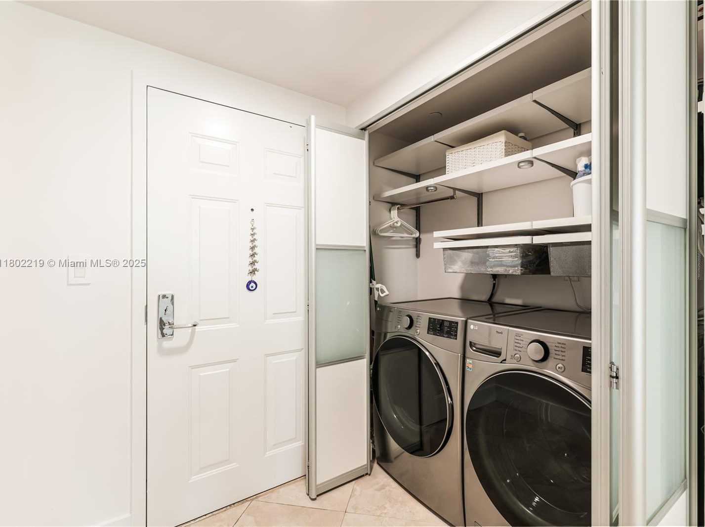 Small Image of 19501 #1613, Aventura Number 27