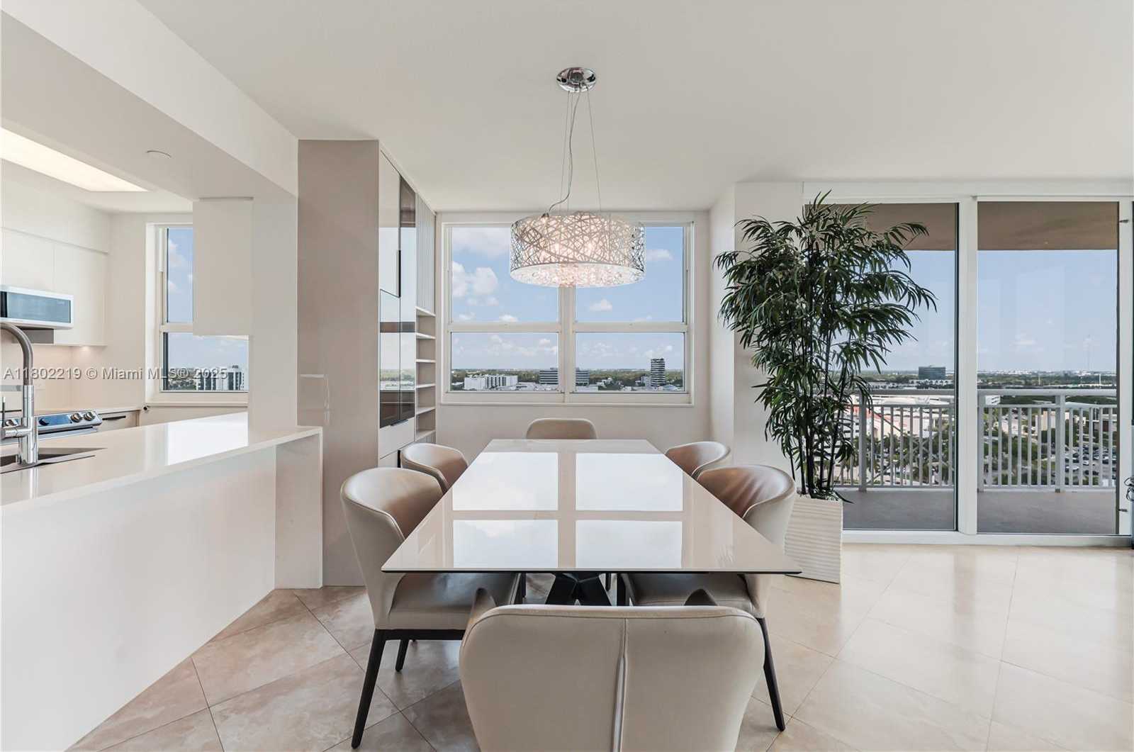 Small Image of 19501 #1613, Aventura Number 9