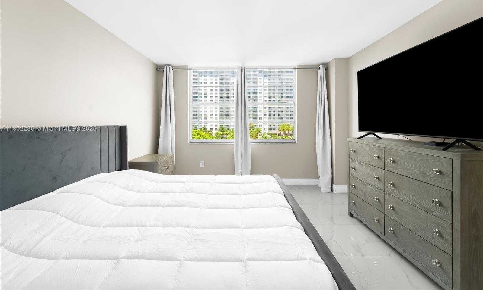 Small Image of 2851 NORTH EAST 183RD ST #510E, Aventura Number 5