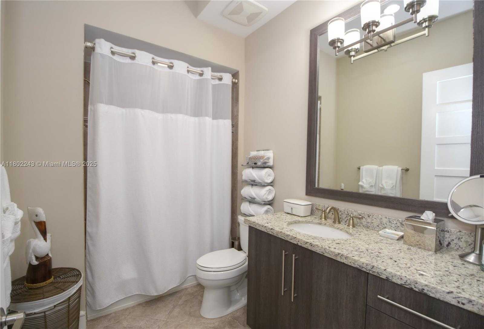 Small Image of 4510 EL MAR DR #405, Lauderdale By The Sea Number 22