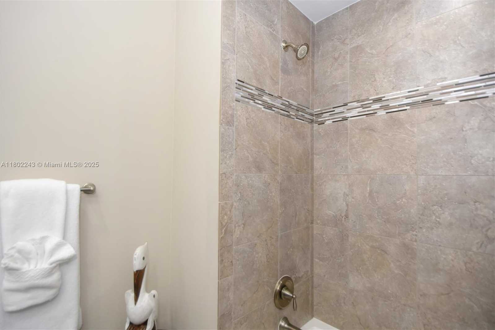 Small Image of 4510 EL MAR DR #405, Lauderdale By The Sea Number 24