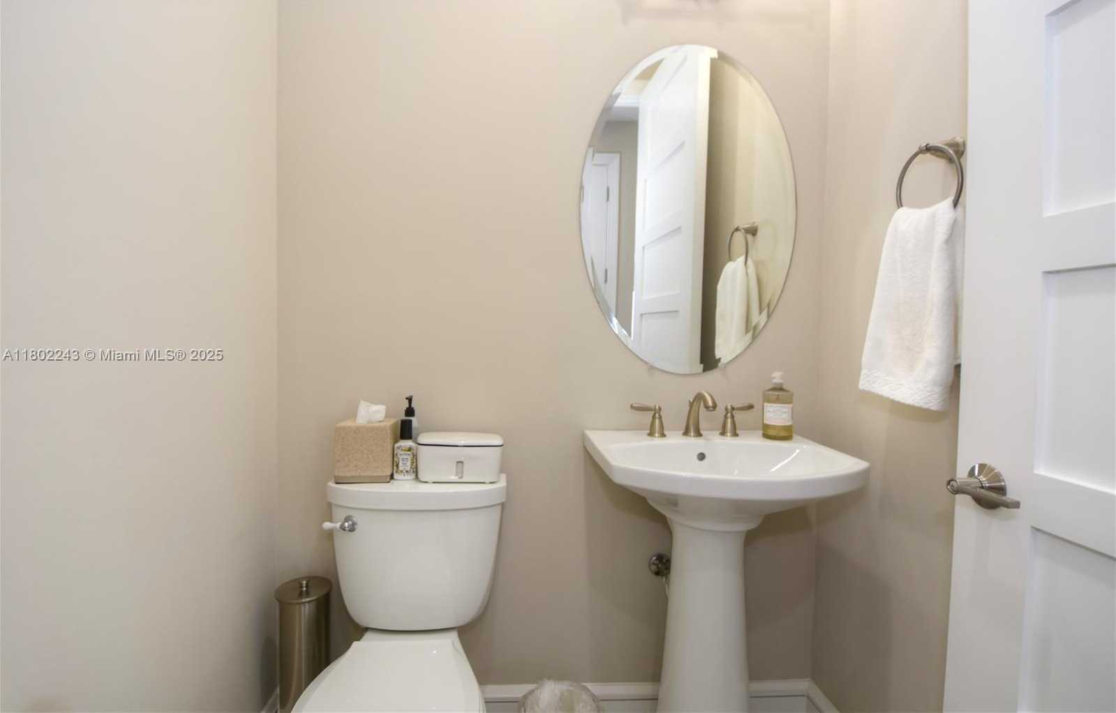 Small Image of 4510 EL MAR DR #405, Lauderdale By The Sea Number 29