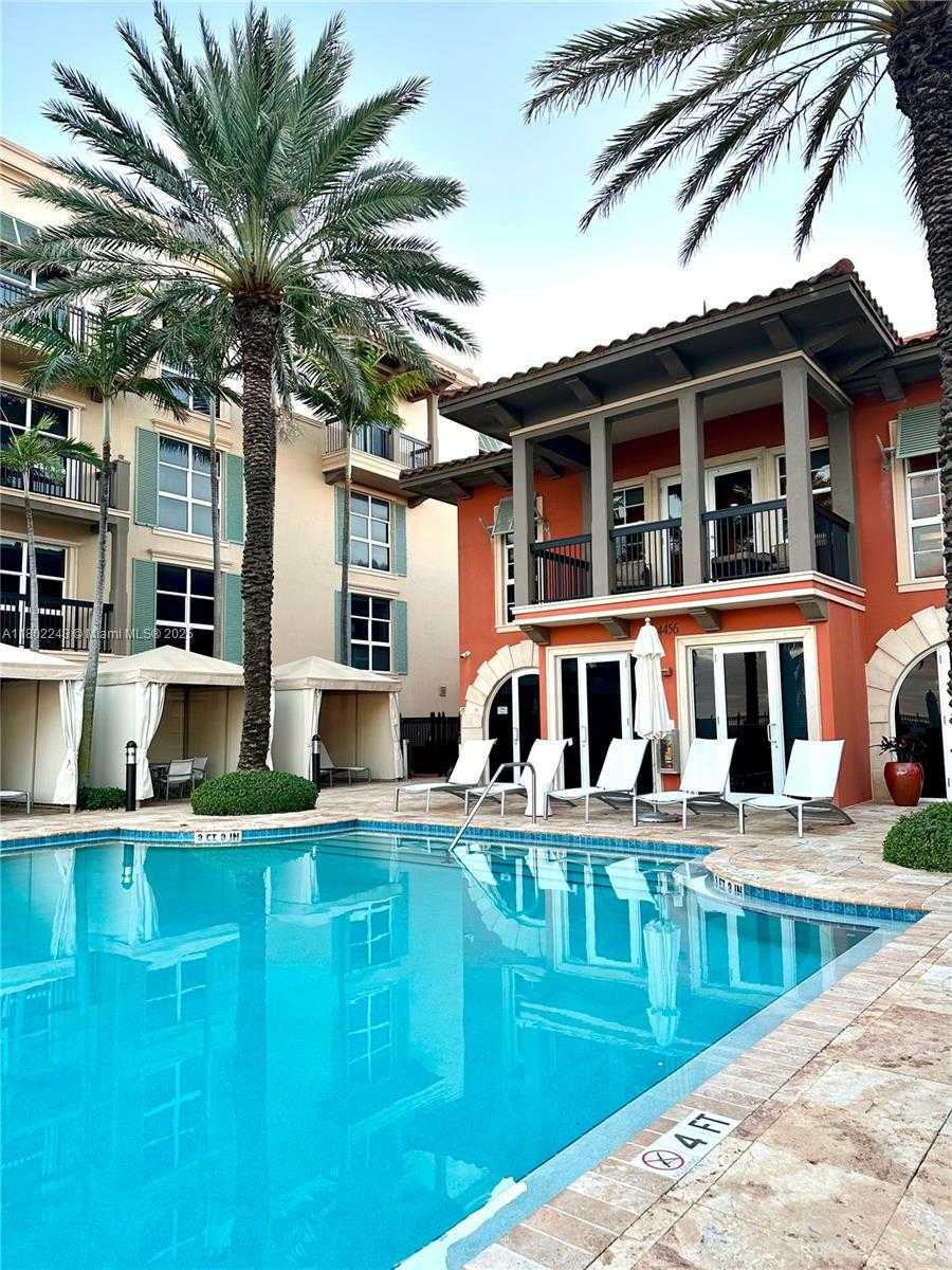 Small Image of 4510 EL MAR DR #405, Lauderdale By The Sea Number 3