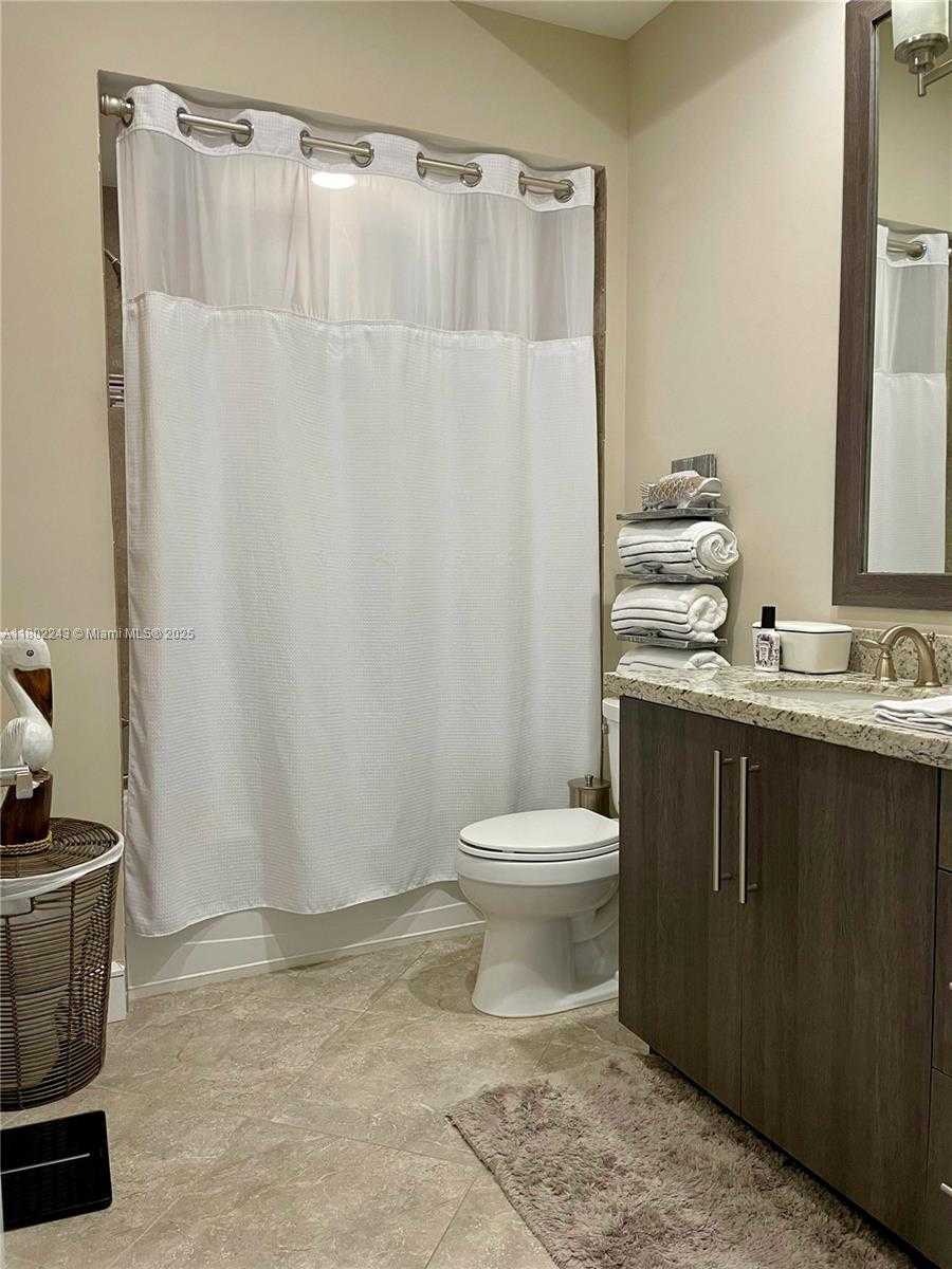 Small Image of 4510 EL MAR DR #405, Lauderdale By The Sea Number 6