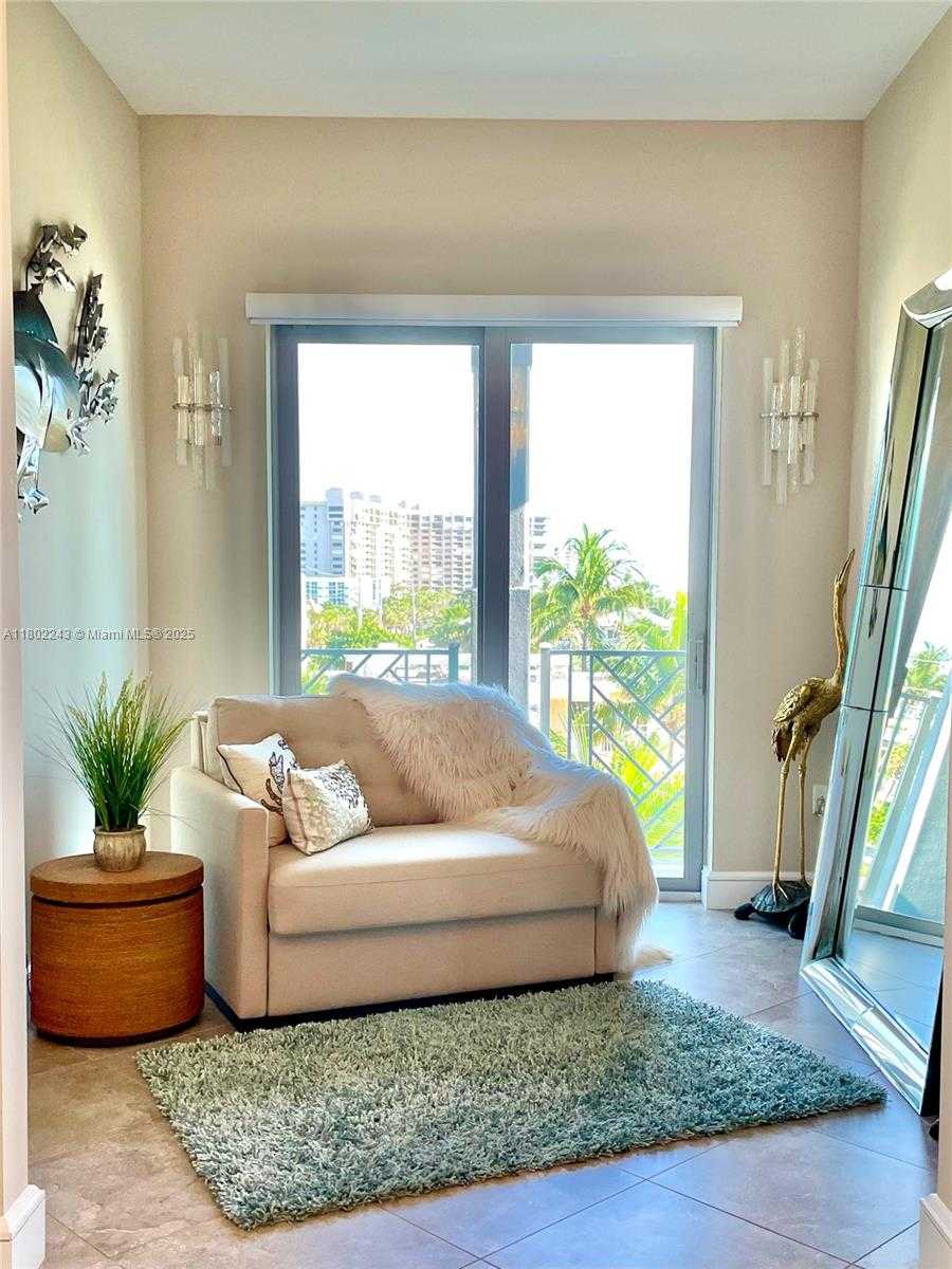 Small Image of 4510 EL MAR DR #405, Lauderdale By The Sea Number 7