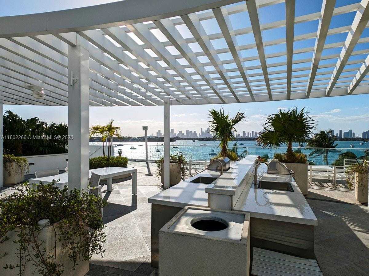 Small Image of 1330 WEST AVE #1613, Miami Beach Number 16