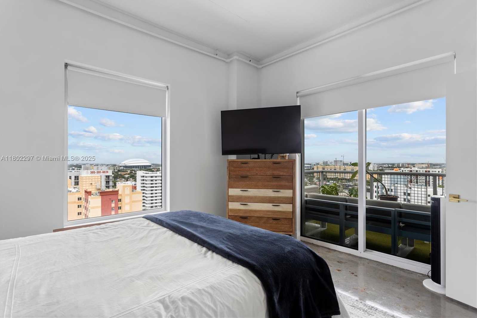 Small Image of 10 SOUTH WEST SOUTH RIVER DR #1715, Miami Number 8
