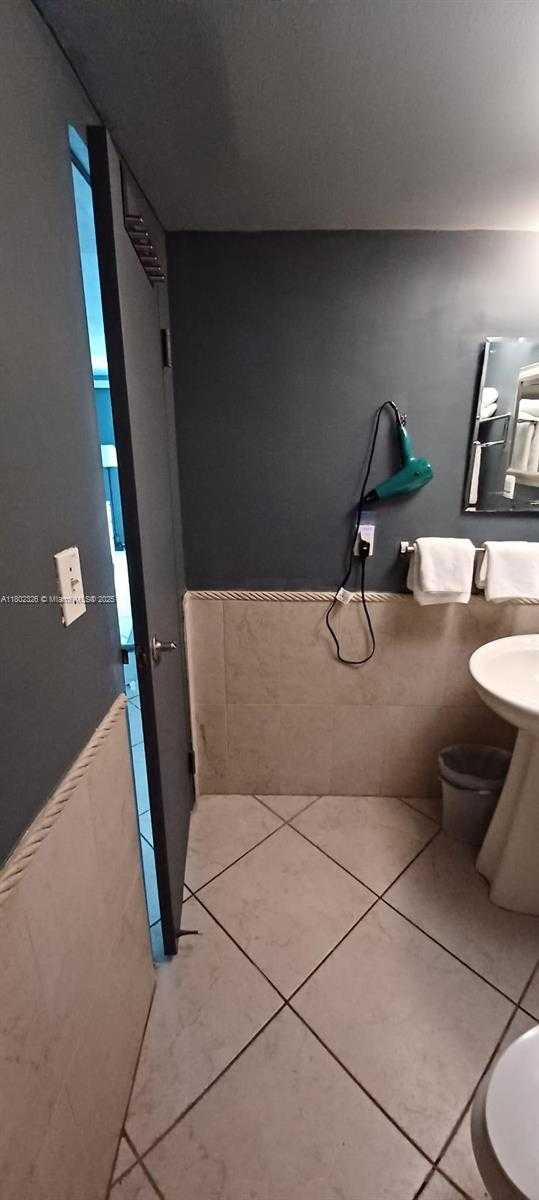 Small Image of 19201 COLLINS AVE #1105, Sunny Isles Beach Number 28