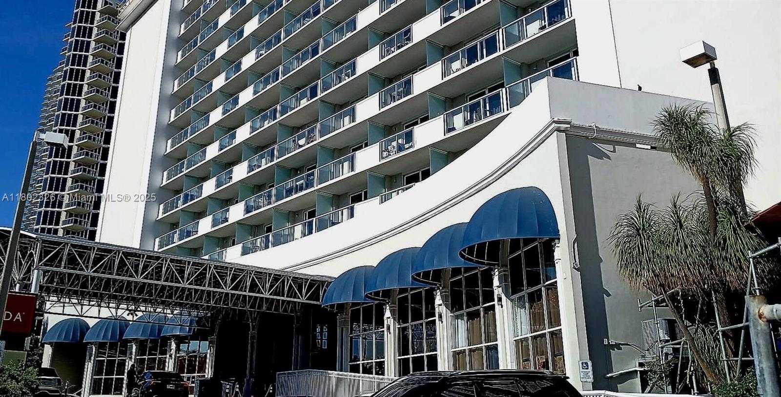 Small Image of 19201 COLLINS AVE #1105, Sunny Isles Beach Number 3