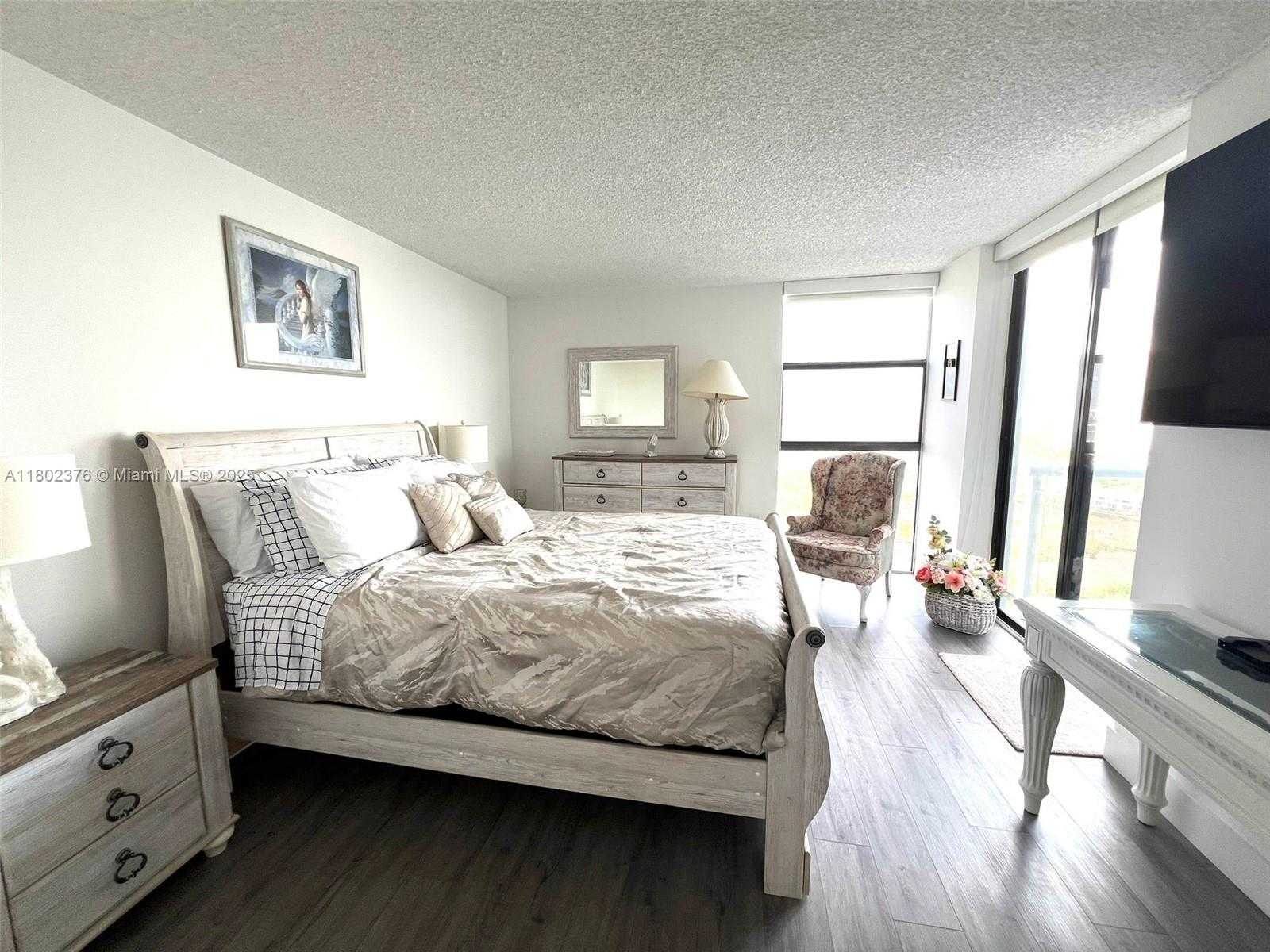 Small Image of 20505 EAST COUNTRY CLUB DR #1932, Aventura Number 6