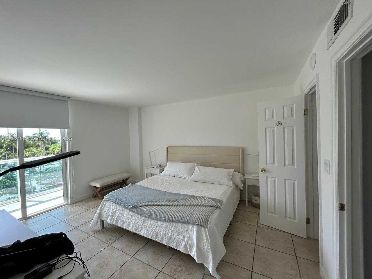 Small Image of 100 BAYVIEW DR #309, Sunny Isles Beach Number 13