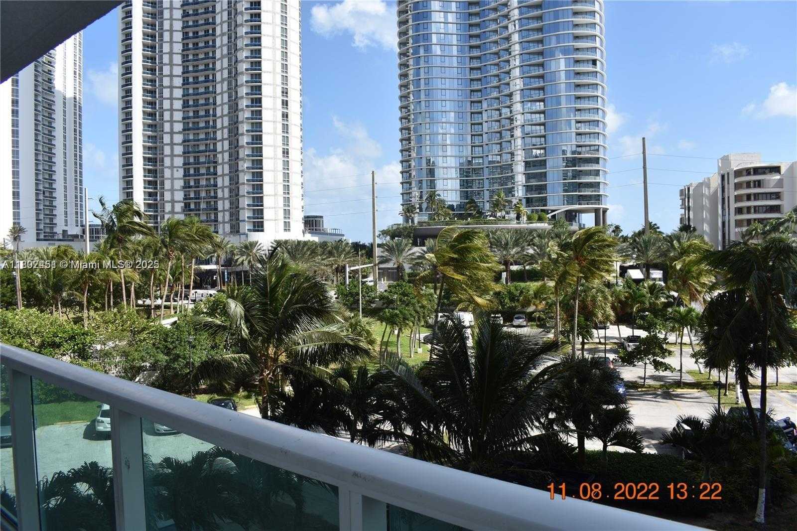Small Image of 100 BAYVIEW DR #309, Sunny Isles Beach Number 3