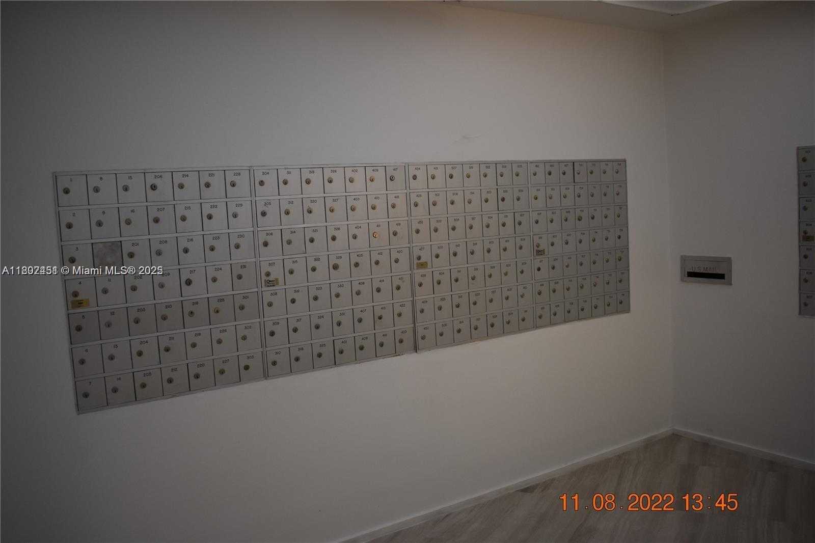 Small Image of 100 BAYVIEW DR #309, Sunny Isles Beach Number 32