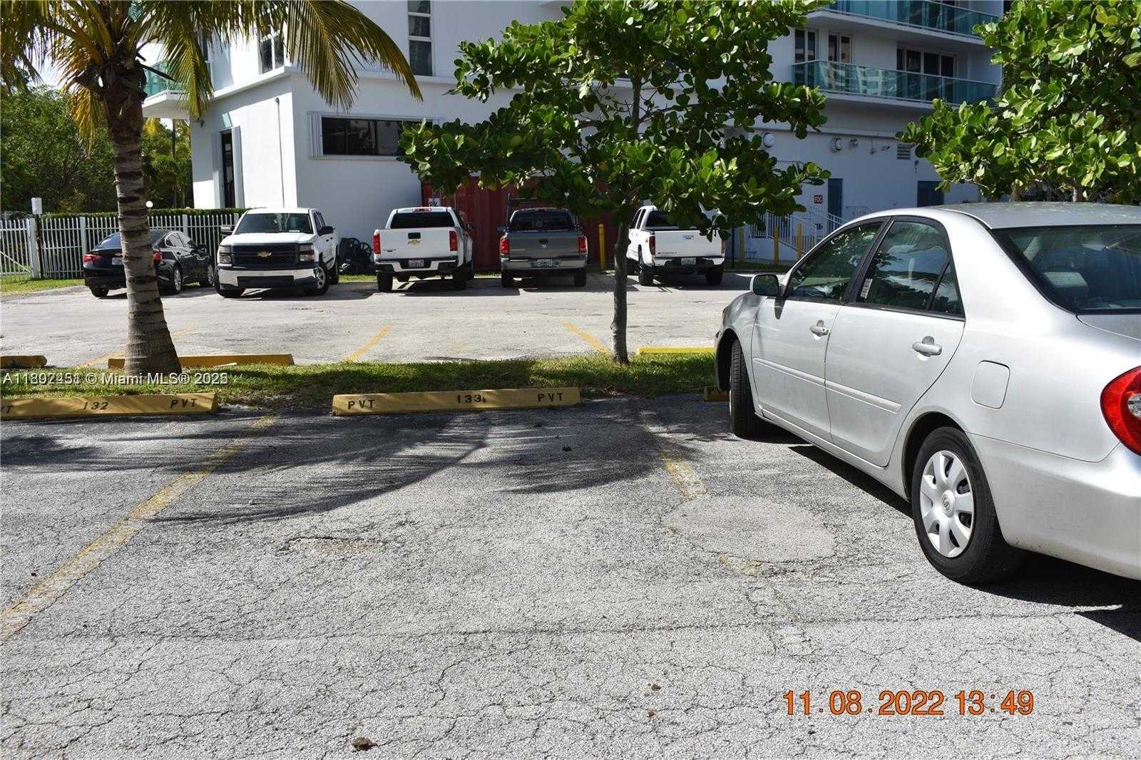 Small Image of 100 BAYVIEW DR #309, Sunny Isles Beach Number 43