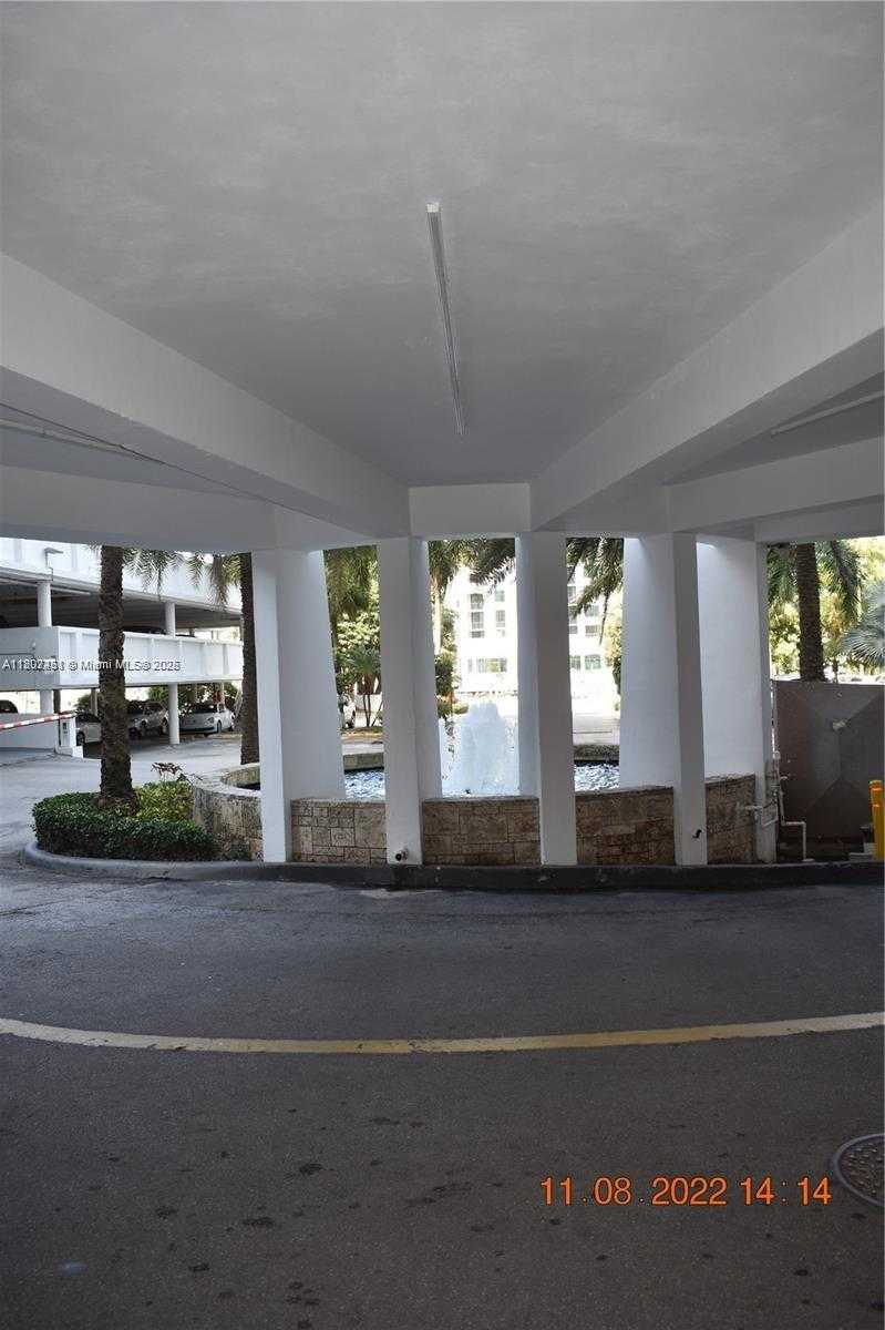 Small Image of 100 BAYVIEW DR #309, Sunny Isles Beach Number 59