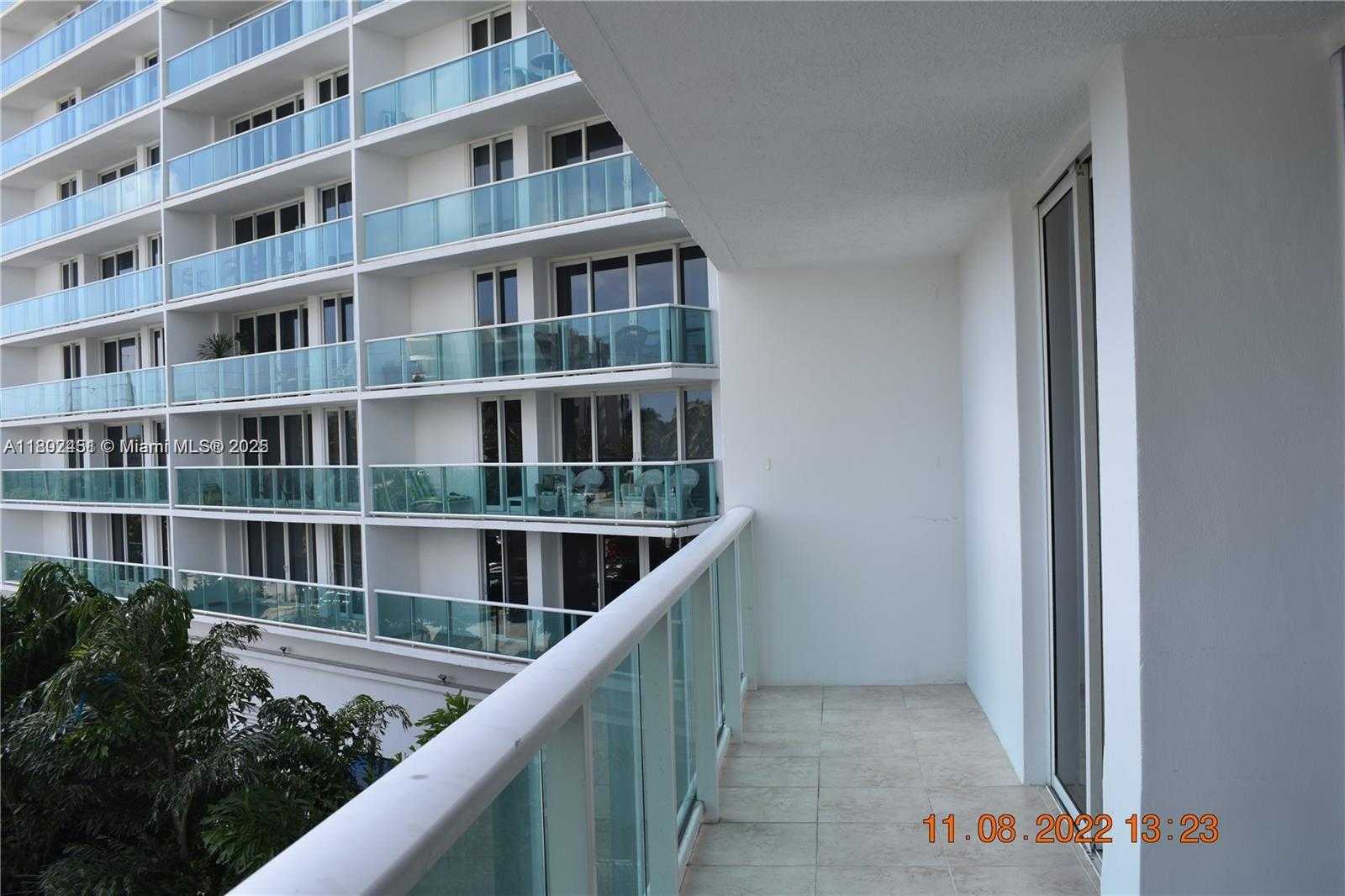 Small Image of 100 BAYVIEW DR #309, Sunny Isles Beach Number 60