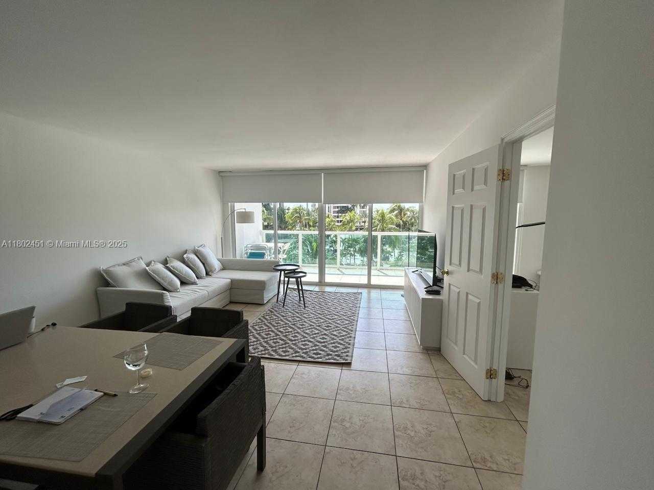 Small Image of 100 BAYVIEW DR #309, Sunny Isles Beach Number 8