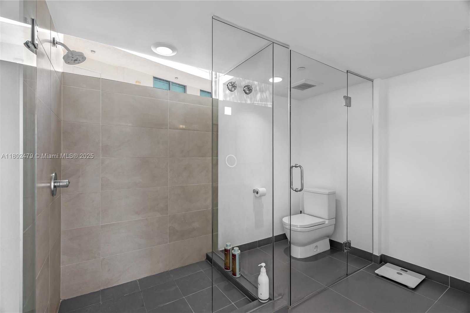 Small Image of 6620 INDIAN CREEK DR #619, Miami Beach Number 32
