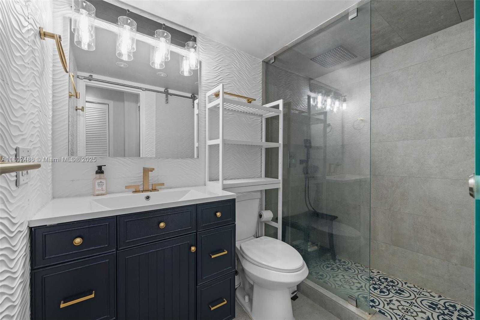 Small Image of 1228 WEST AVE #704, Miami Beach Number 11