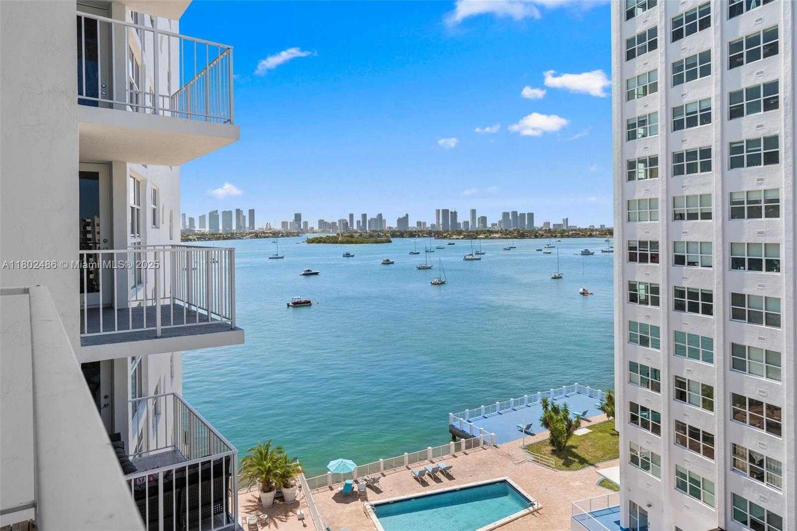 Small Image of 1228 WEST AVE #704, Miami Beach Number 2