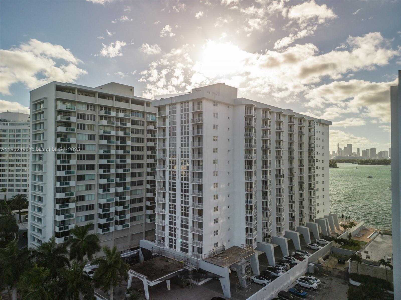 Small Image of 1228 WEST AVE #704, Miami Beach Number 21