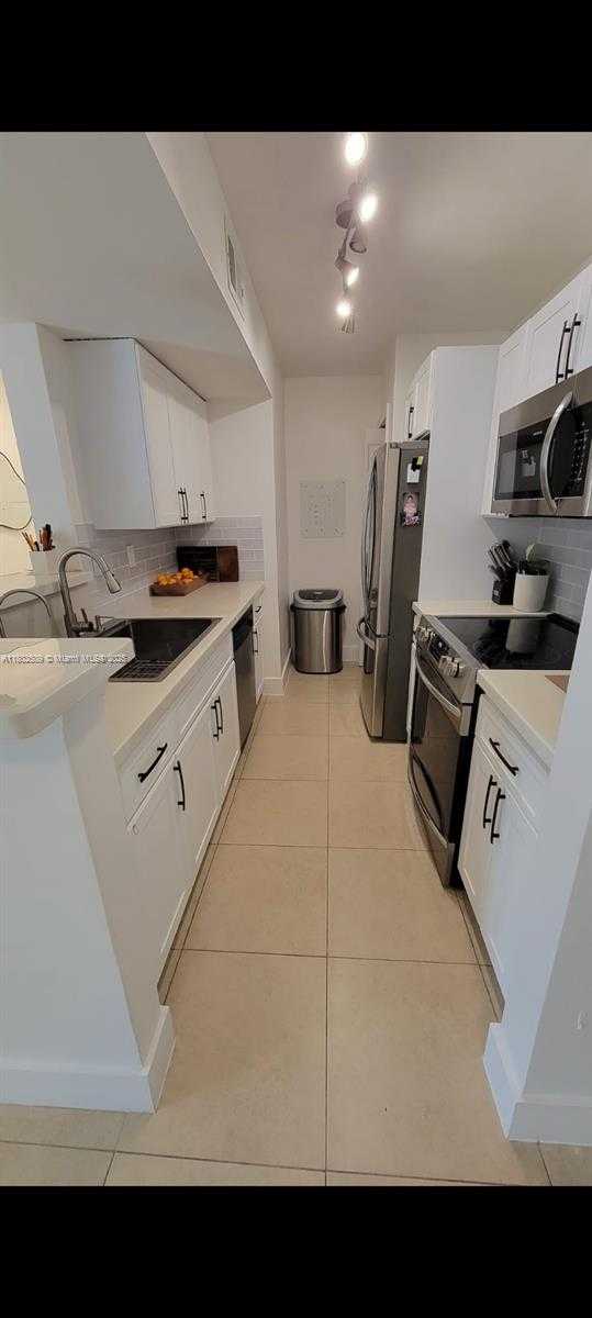 Small Image of 10670 SOUTH WEST 156TH PL #313, Miami Number 4