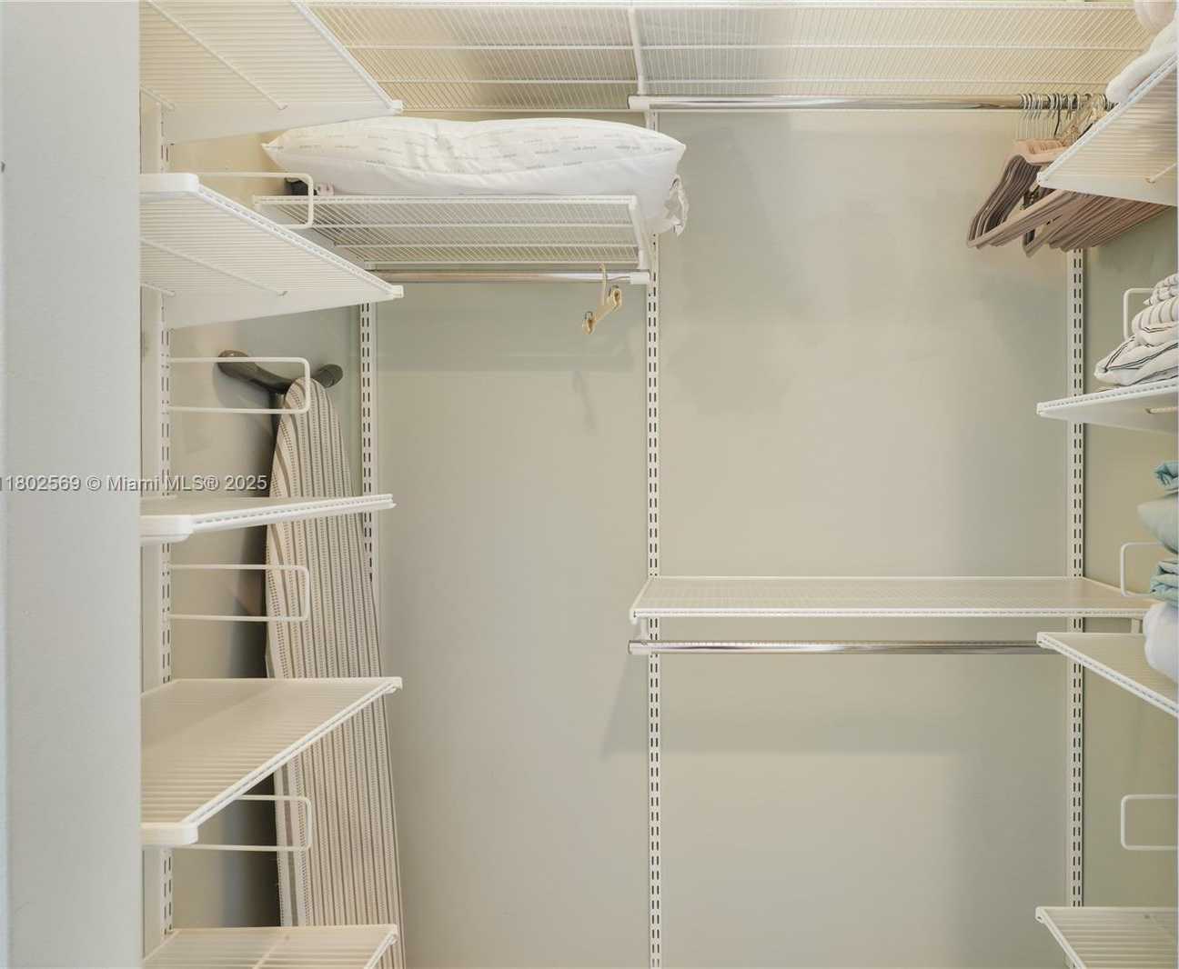 Imagen de Pequeño Objeto