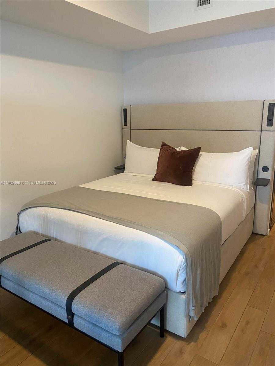 Small Image of 398 NORTH EAST 5TH ST #1903, Miami Number 7