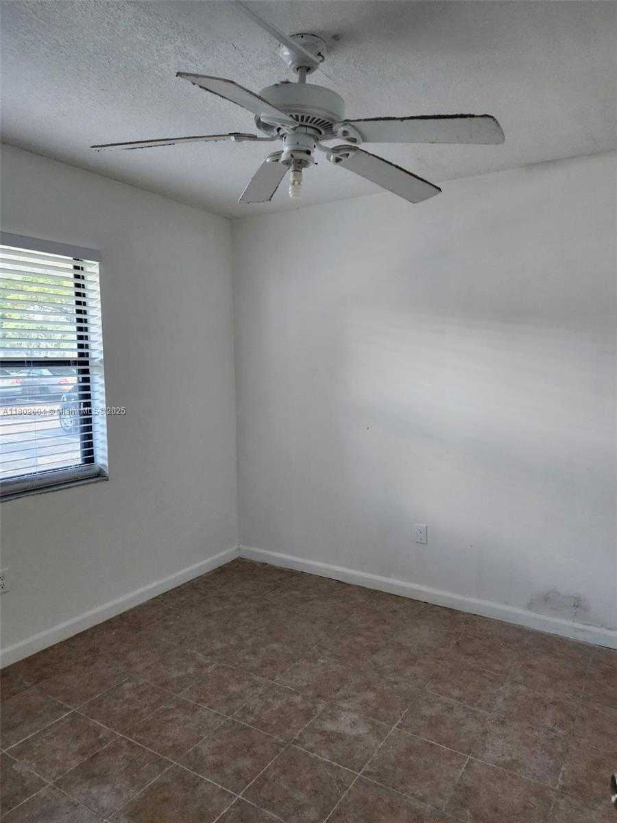 Small Image of 6020 SHAKERWOOD CIR #103, Tamarac Number 5