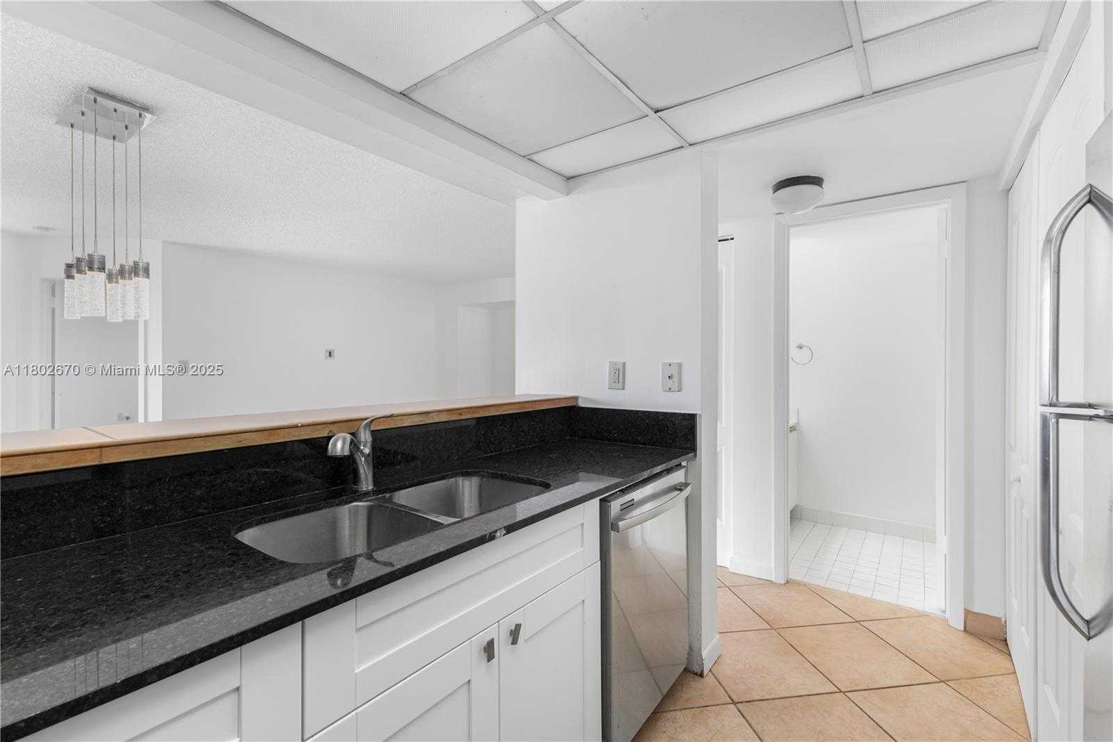 Small Image of 540 BRICKELL KEY DR #904, Miami Number 13