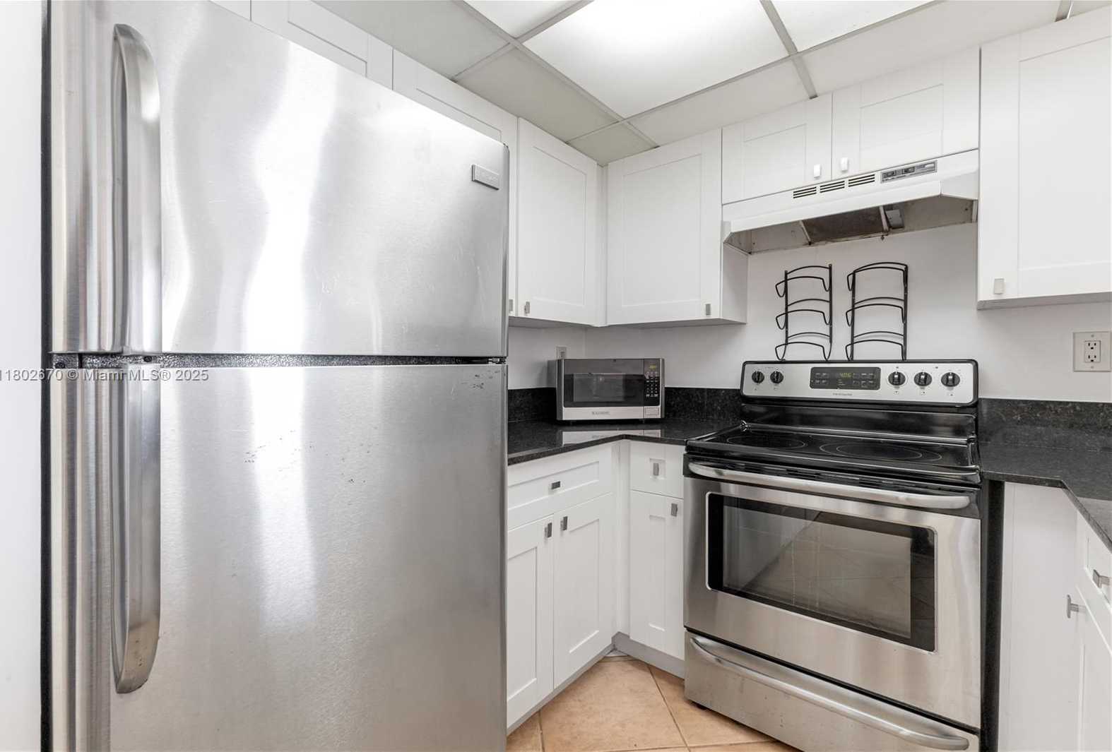 Small Image of 540 BRICKELL KEY DR #904, Miami Number 14