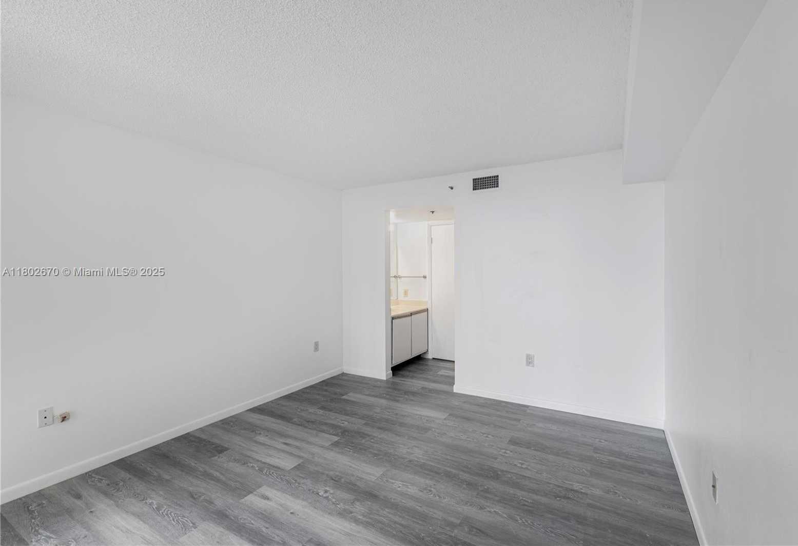 Small Image of 540 BRICKELL KEY DR #904, Miami Number 17