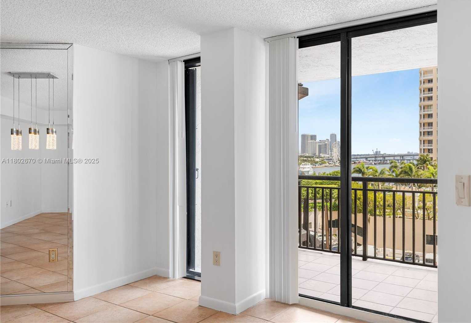 Small Image of 540 BRICKELL KEY DR #904, Miami Number 3