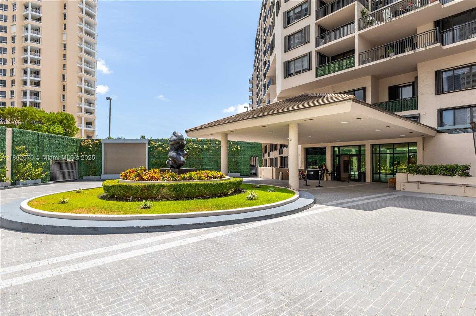 Small Image of 540 BRICKELL KEY DR #904, Miami Number 40
