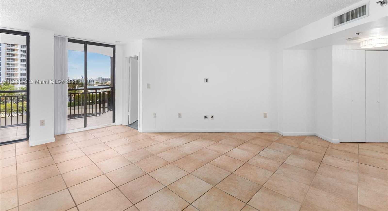 Small Image of 540 BRICKELL KEY DR #904, Miami Number 5