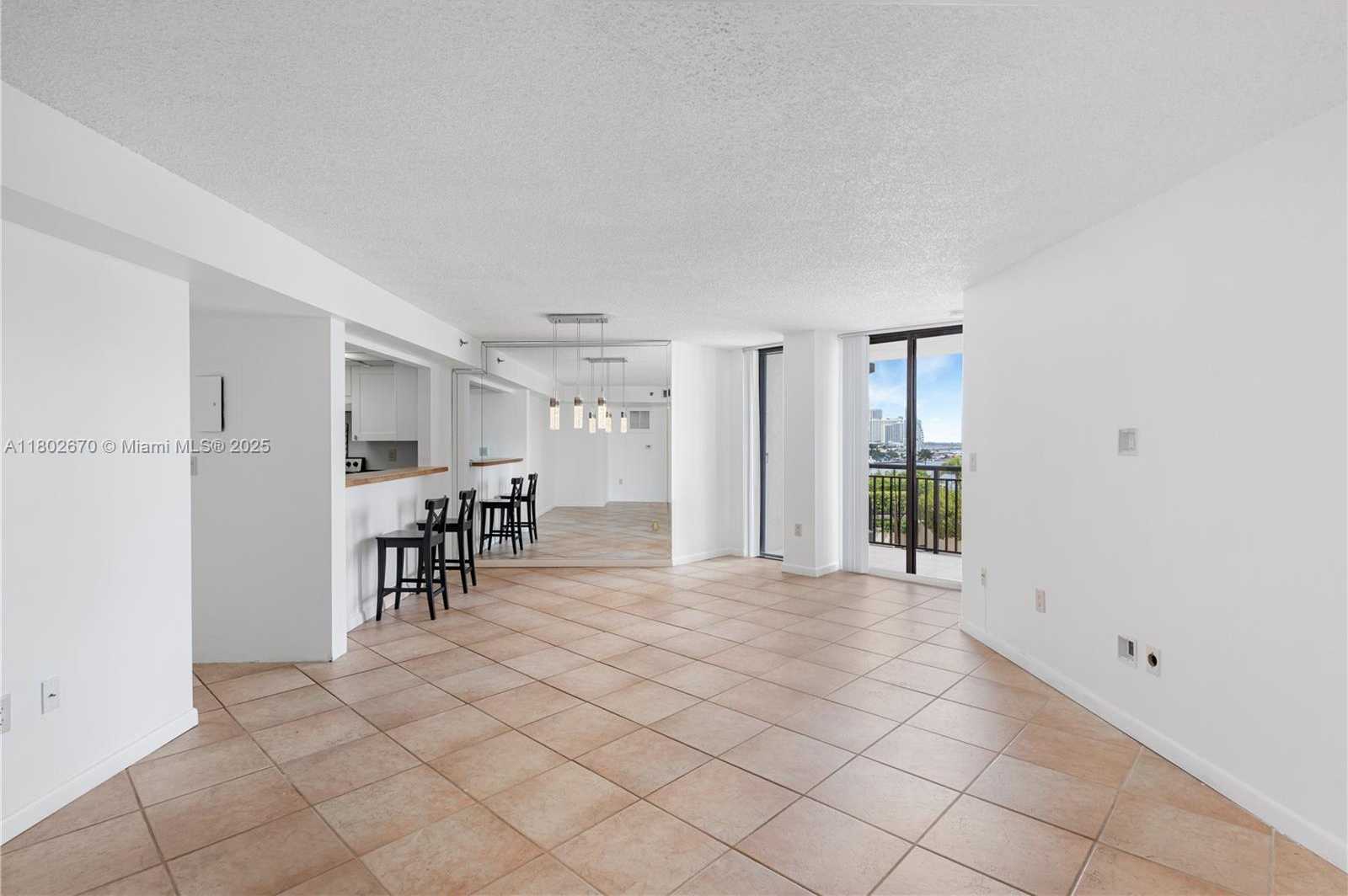 Small Image of 540 BRICKELL KEY DR #904, Miami Number 8