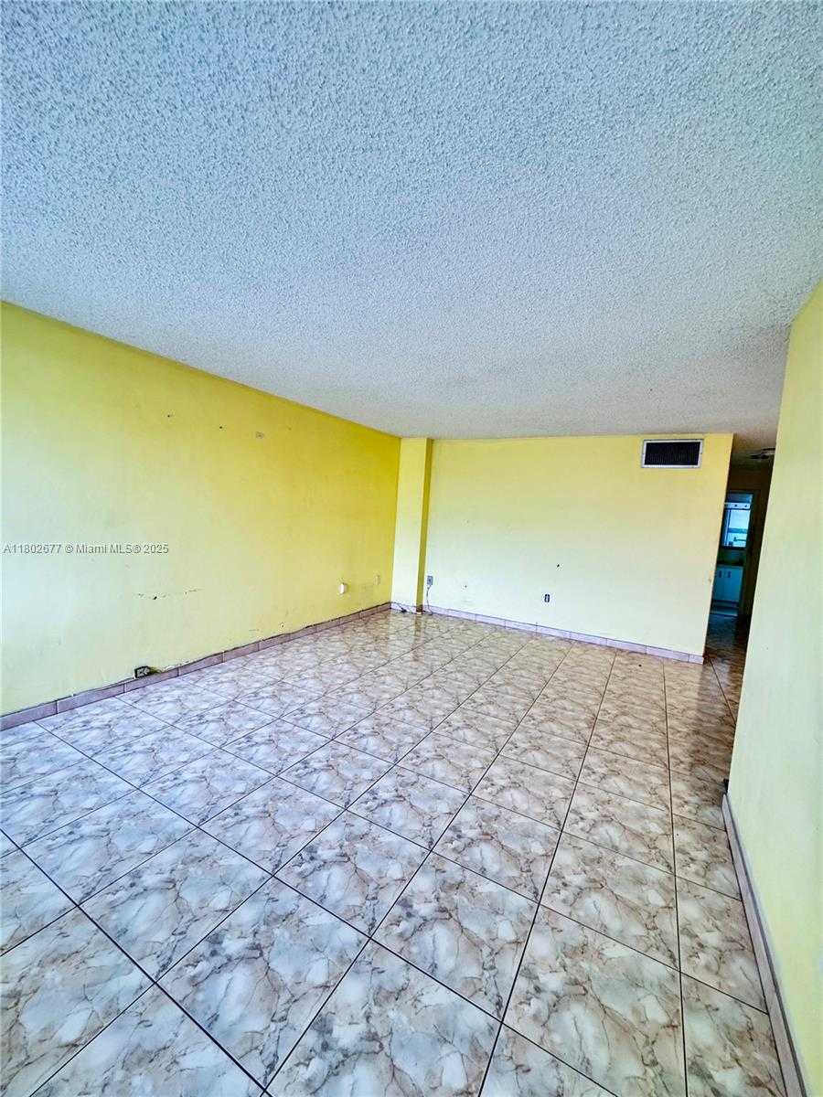 Small Image of 1030 9TH ST #403, Miami Beach Number 10