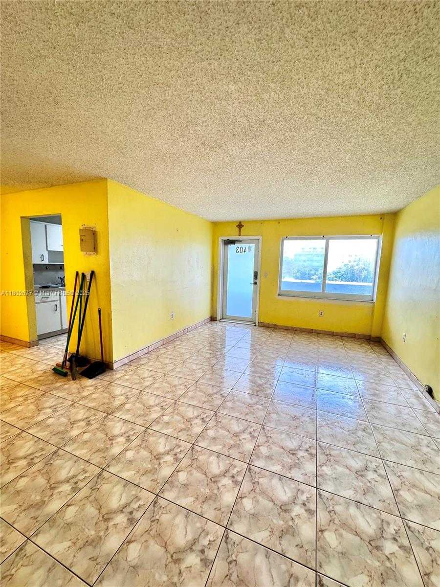 Small Image of 1030 9TH ST #403, Miami Beach Number 11