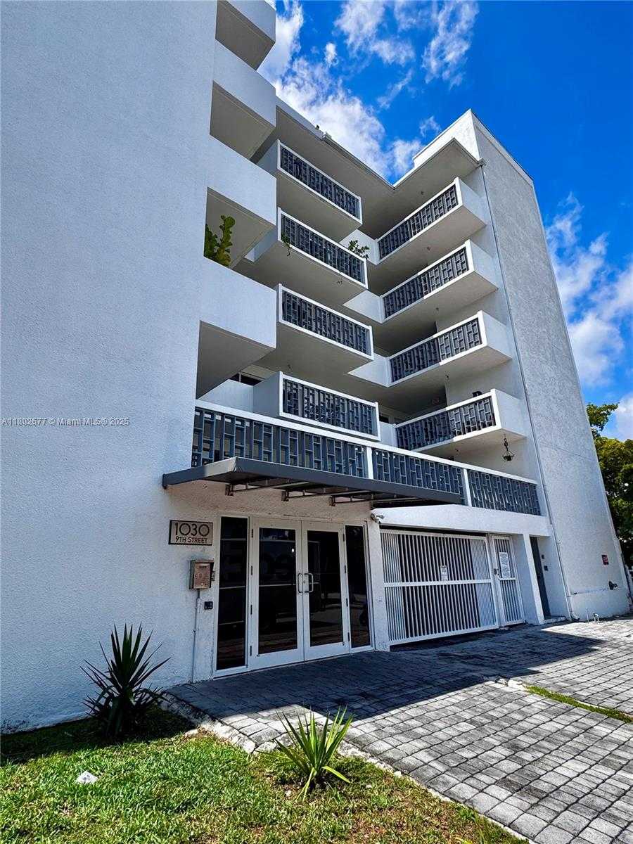 Small Image of 1030 9TH ST #403, Miami Beach Number 22