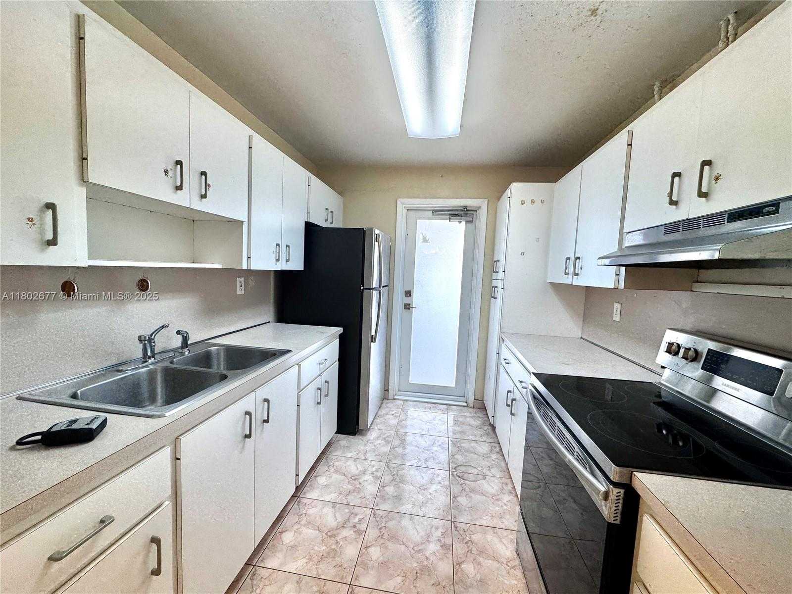 Small Image of 1030 9TH ST #403, Miami Beach Number 7