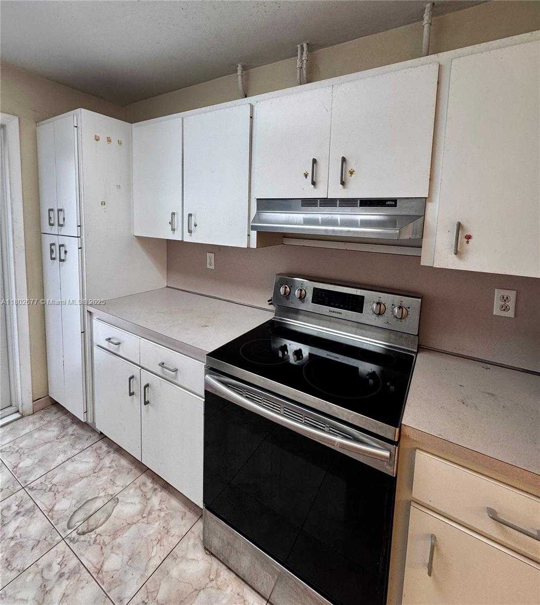 Small Image of 1030 9TH ST #403, Miami Beach Number 8