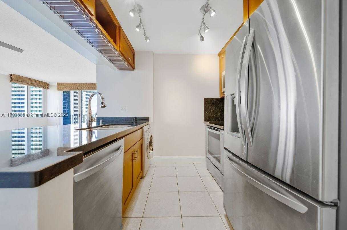 Small Image of 800 NORTH MIAMI AVE #E-1709, Miami Number 8