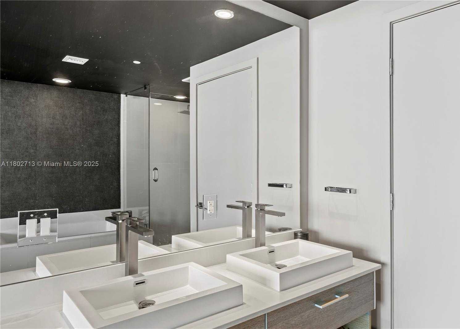Small Image of 650 NORTH EAST 32ND ST #4405, Miami Number 14