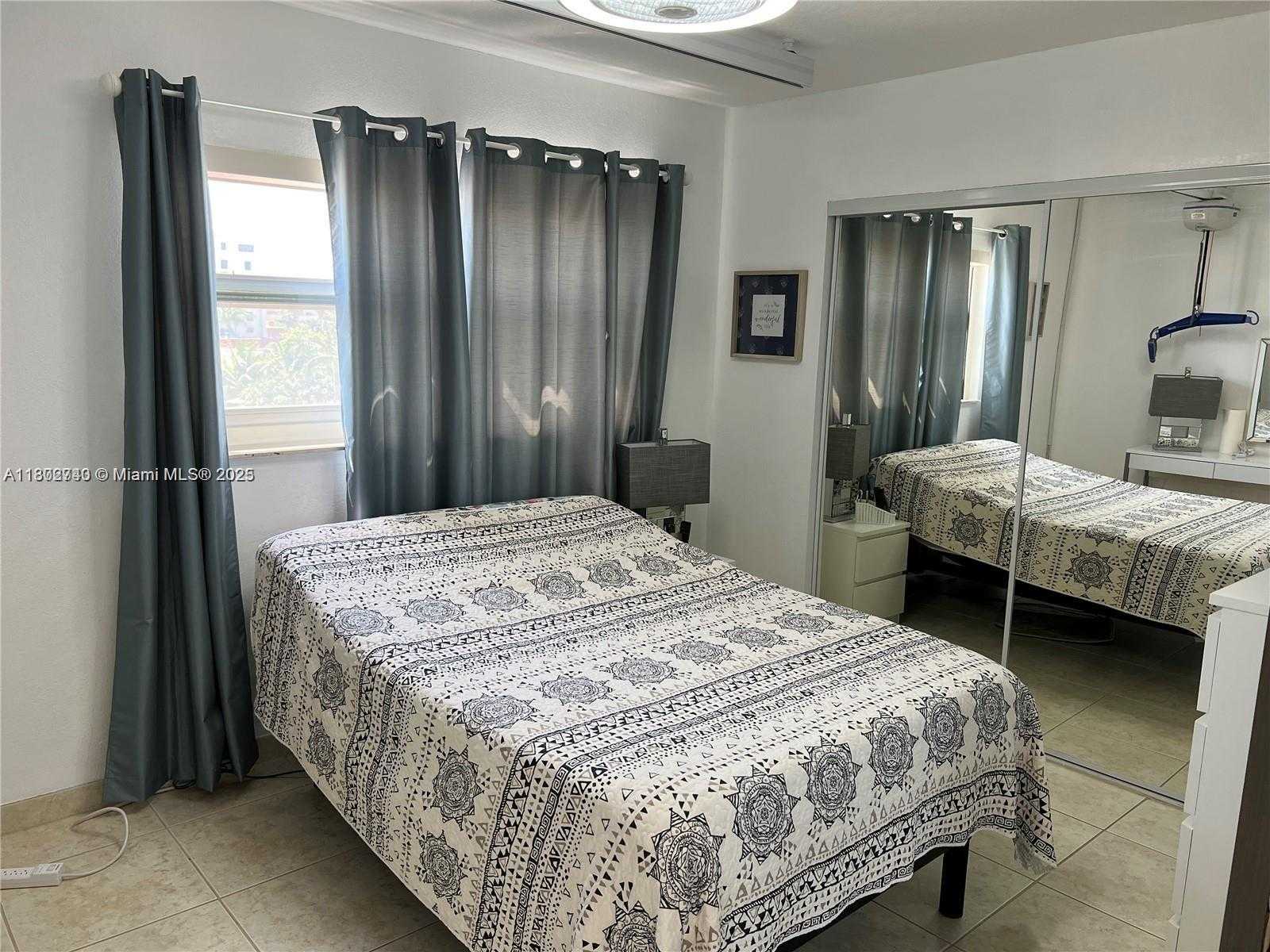 Small Image of 400 NORTH SURF RD #506, Hollywood Number 10