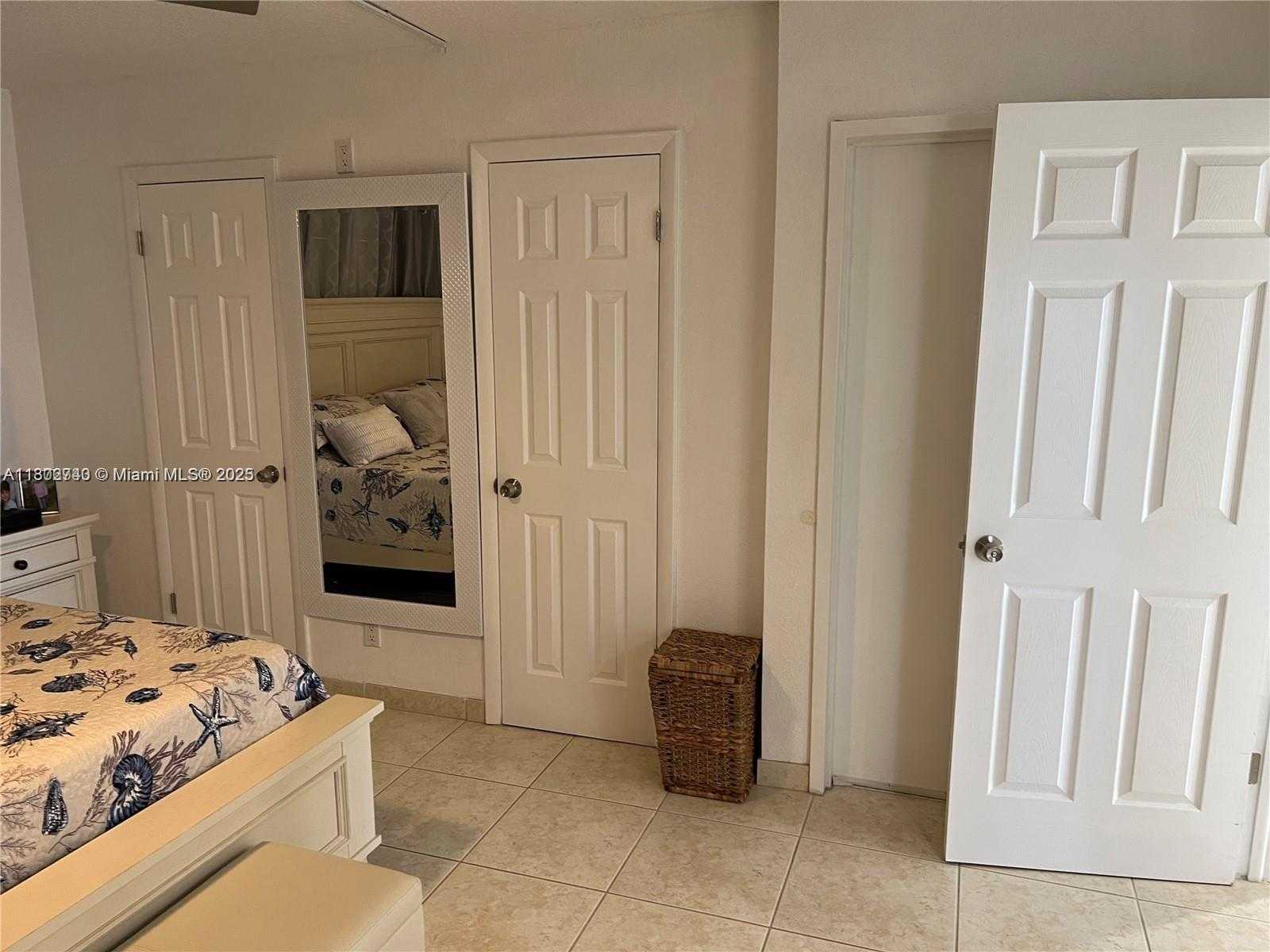 Small Image of 400 NORTH SURF RD #506, Hollywood Number 12