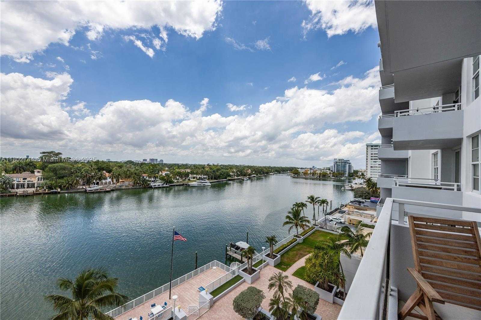 Small Image of 5700 COLLINS AVE #7G, Miami Beach Number 10