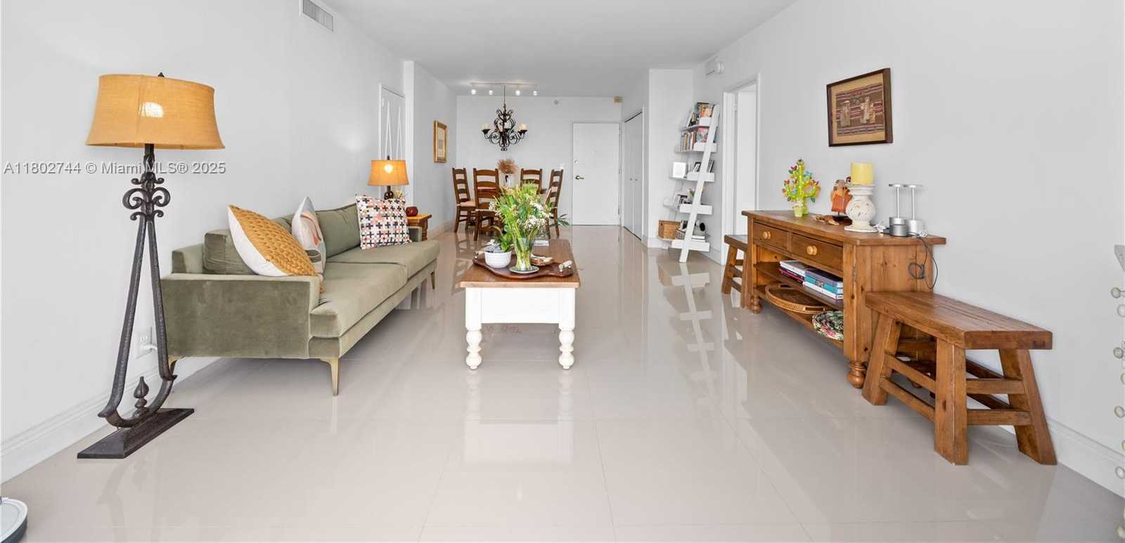 Small Image of 5700 COLLINS AVE #7G, Miami Beach Number 12